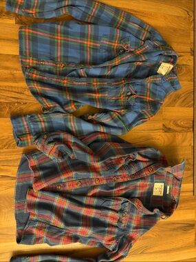 Abercrombie & Fitch2 shirt lot Blue Green Red Plaid Button-Up Shirt. Heavyweight